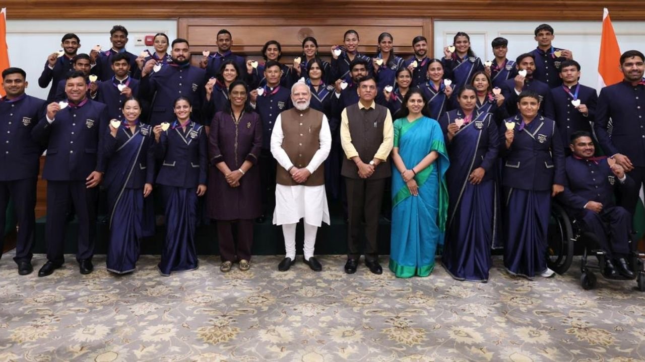 PM meets CWG winners