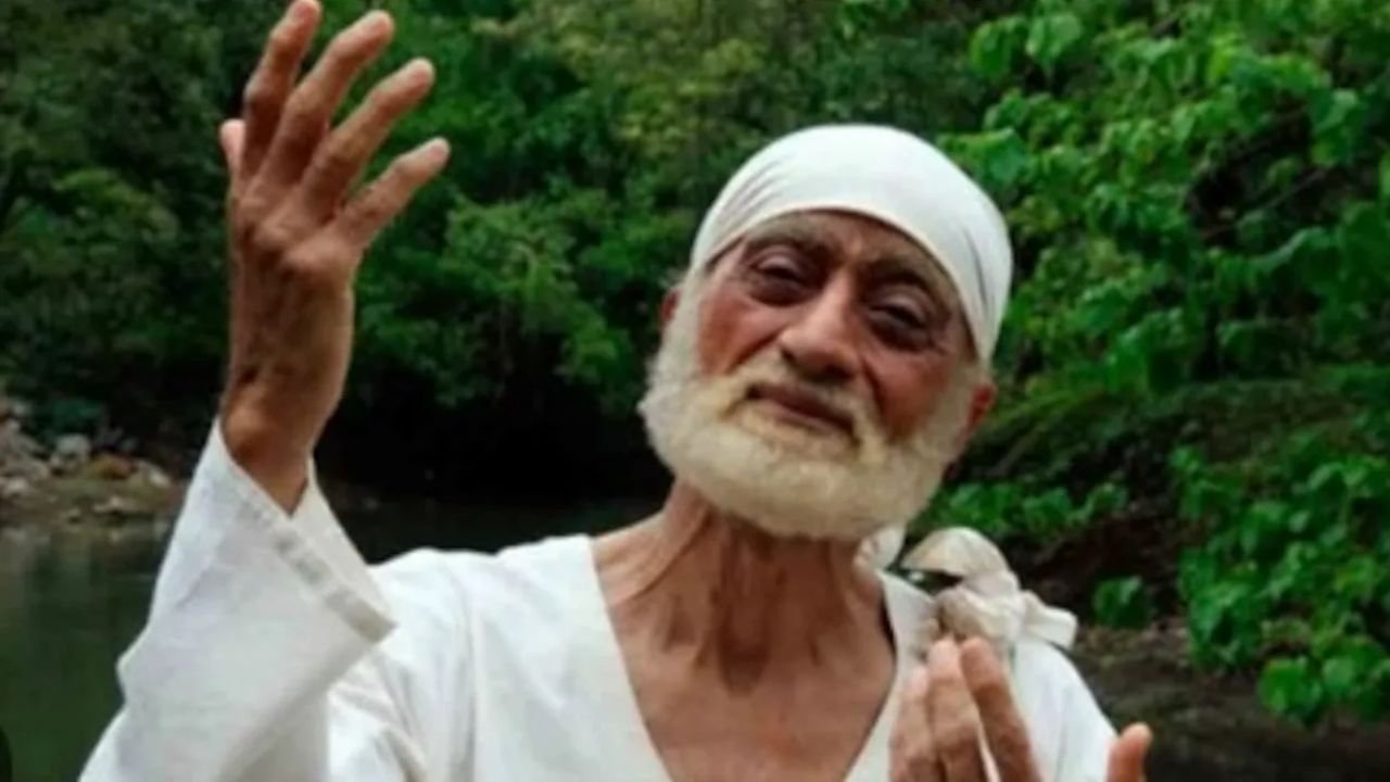 சாய்பாபா கதாபாத்திரத்தில் நடிகர் சுதீர் தல்வி