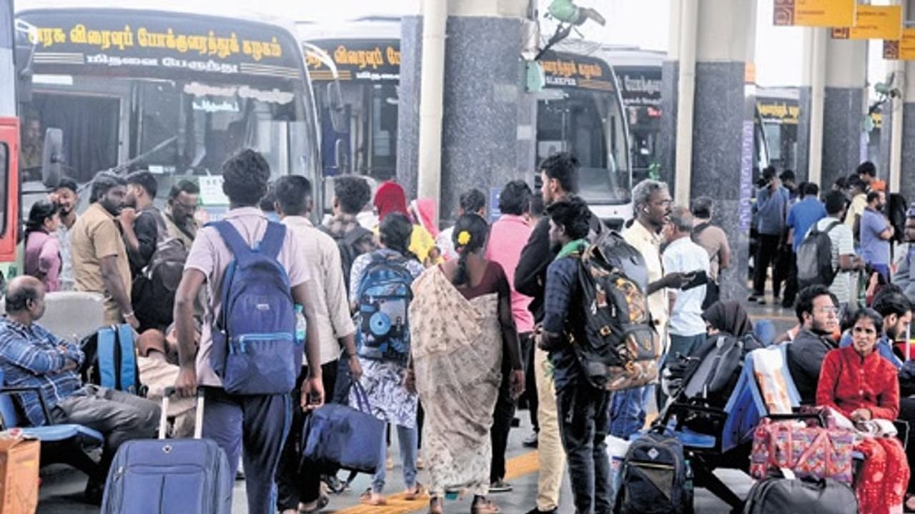சென்னையில் இருந்து மக்கள் பயணம்
