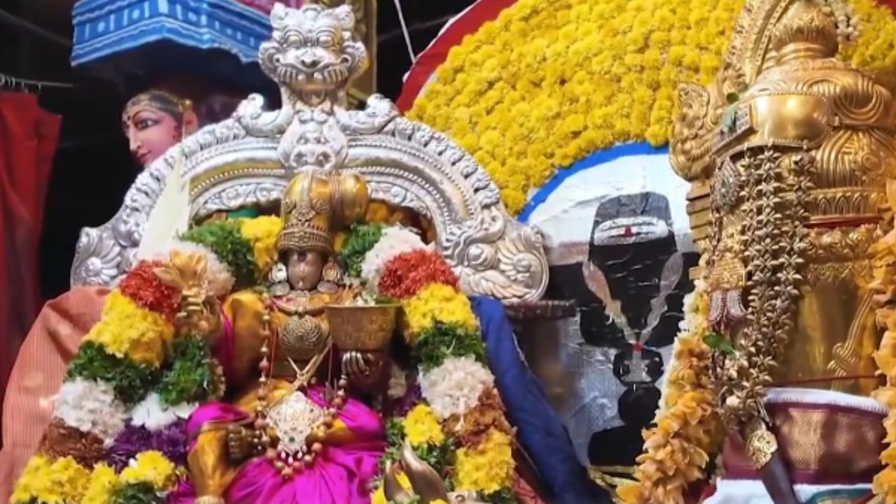 மதுரை மீனாட்சி
