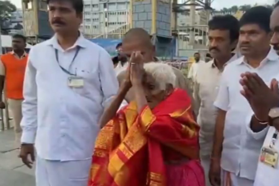 116-Year-Old Climbs Tirupati Steps