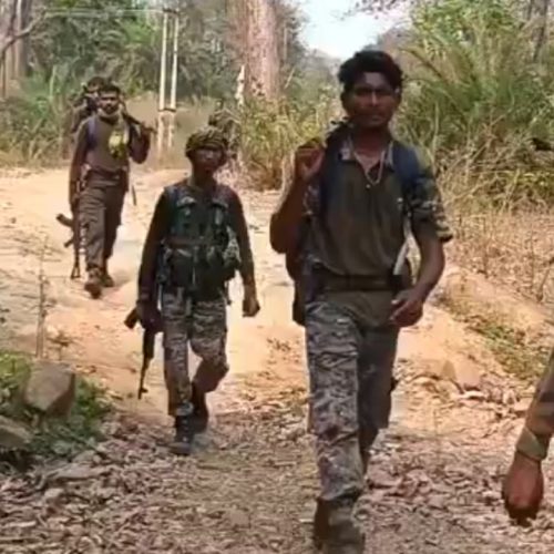 சத்தீஸ்கரில் 16 நக்சலைட்டுகள் சுட்டுக் கொலை
