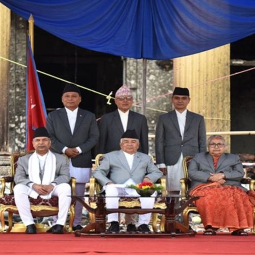 பிரதமர் சுஷிலா கார்கி உடன் அமைச்சர்கள்