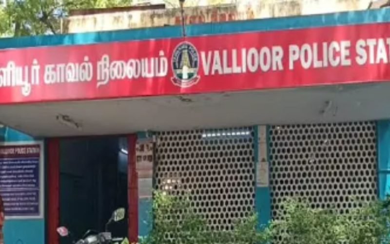 A case has been registered for threatening a cleaning worker in Valliyur