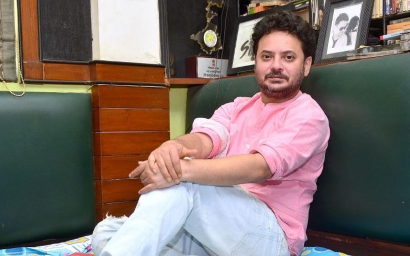 Rahul Banerjee Falls Into Sea Dies