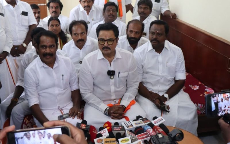 Actor Sarath Kumar says people should be responsible and express their opinions on the Kashmir issue