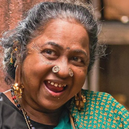 தாய் கிழவி படத்தில் நடிகை ராதிகா தோற்றம்