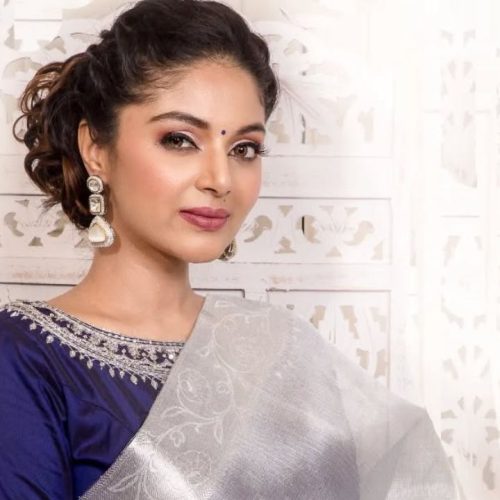 நடிகை சனம் செட்டி 