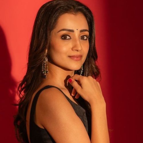 ஆடம்பர கார், பங்களா.. நடிகை திரிஷாவின் சொத்து மதிப்பு!