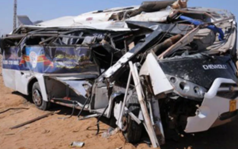 egypt bus accident killed 12 people