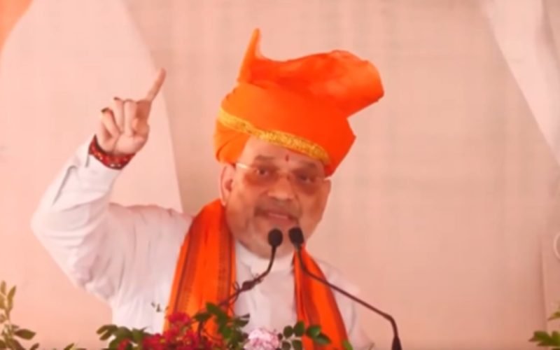 Amit Shah has criticized that Jammu and Kashmir has been looted by 3 families