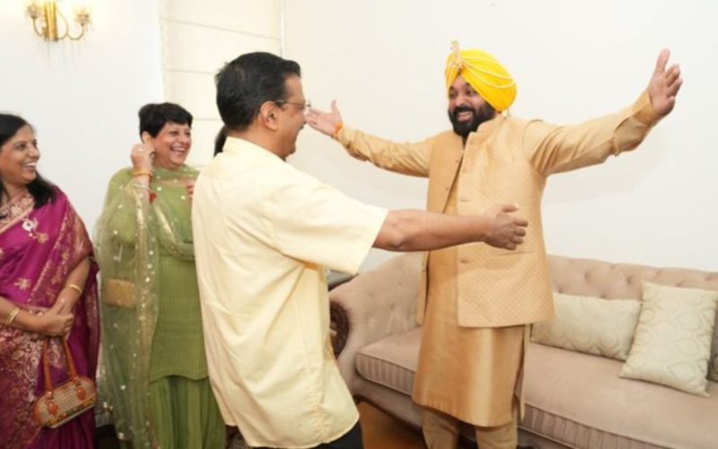Arvind Kejriwal meets Punjab CM