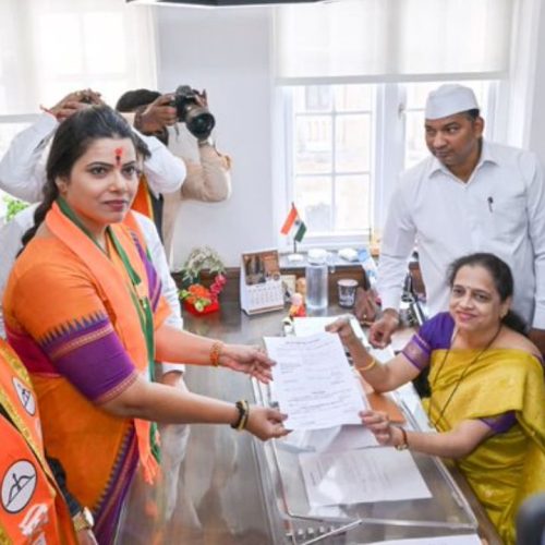 பா.ஜ.க மும்பை மேயர் வேட்பாளர் ரிது தவ்டே