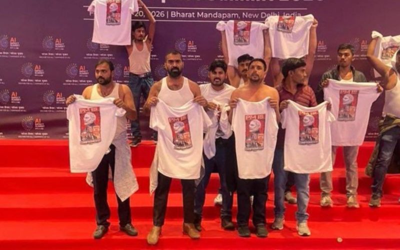 Rahul Gandhi's soldiers protest