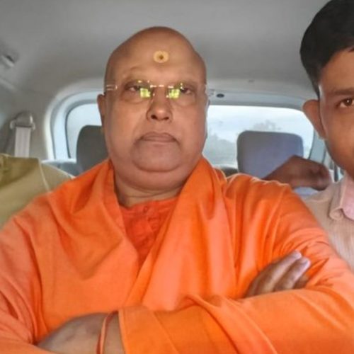 பாலியல் புகாரில் கைது செய்யப்பட்டுள்ள சாமியார் சைதன்யானந்த சரஸ்வதி
