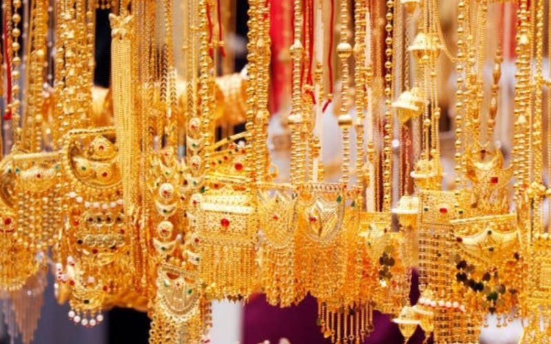 Compare top 9 countries where gold is cheapest