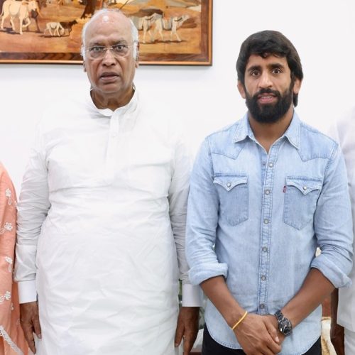 காங்கிரஸில் இணைந்த வினேத் போகத், பஜ்ரங் புனியா