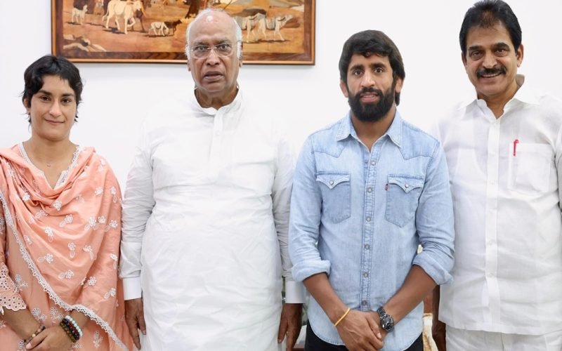 Vinesh Phogat and Bajrang Punia join Congress