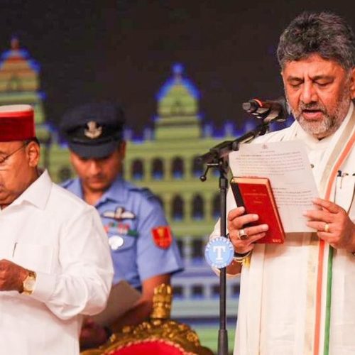 கர்நாடக முதலமைச்சராக டி.கே. சிவக்குமார் பதவியேற்பு