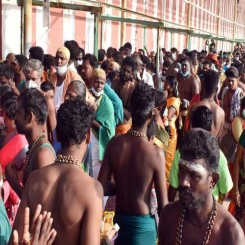 Holiday Rush at Tiruchendur