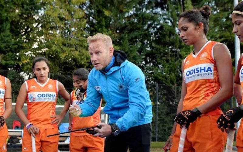 Marijne Stresses Discipline in Hockey
