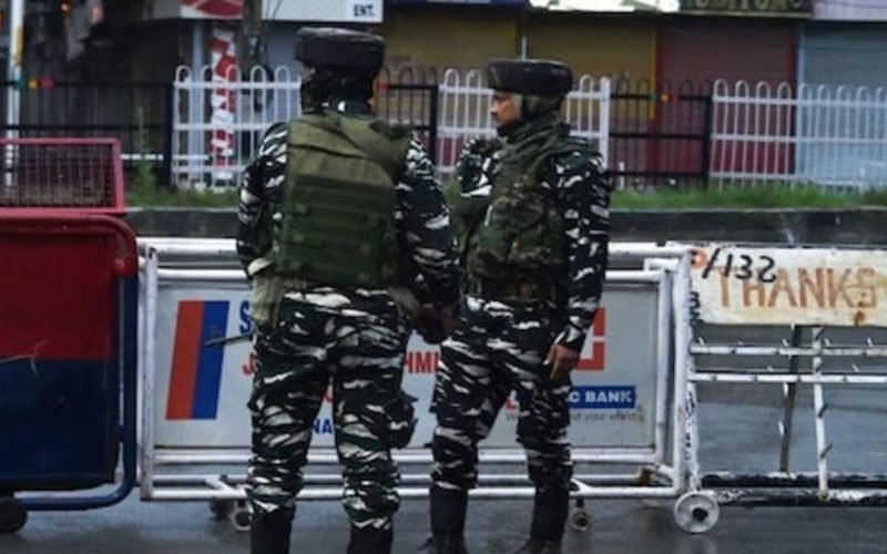Doctor and 5 migrant workers shot killed in jammu and kashmir