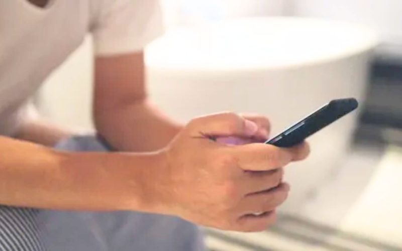effects of using mobile phones in the bathroom