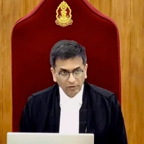 உச்ச நீதிமன்ற தலைமை நீதிபதி டி.ஒய். சந்திரசூட்
