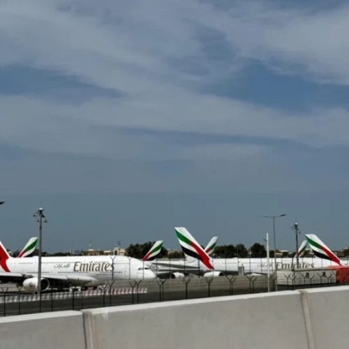 துபாய் விமான நிலையம் மீது தாக்குதல்
