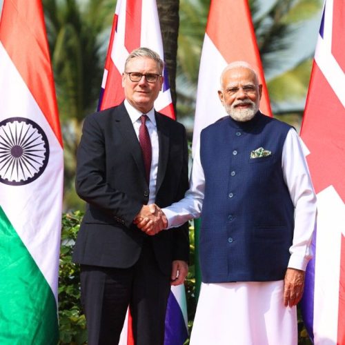 பிரதமர் நரேந்திர மோடி , இங்கிலாந்து பிரதமர் ஸ்டார்மர்