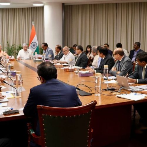 நிதி அமைச்சர் நிர்மலா சீதாராமன் தலைமையில் ஆய்வுக் கூட்டம்
