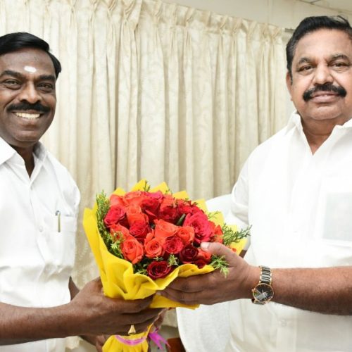 அ.தி.மு.க. பொதுச்செயலாளர் எடப்பாடி பழனிசாமி உடன் திருநெல்வேலி முன்னாள் எம்.பி செளந்தரராஜன் சந்திப்பு