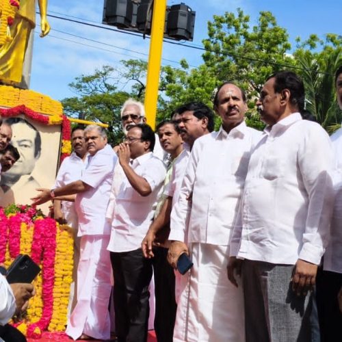 G.K. Vasan Pays Tribute to Kannadasan