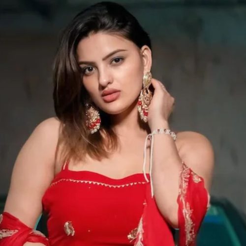 ஹரியான்வி நடிகை திவ்யங்கா சிரோஹி 