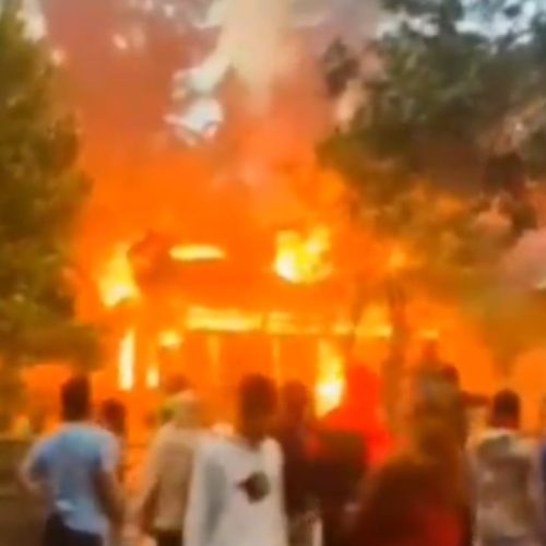 வங்கதேசத்தில் இந்து வீடு தீக்கிரை
