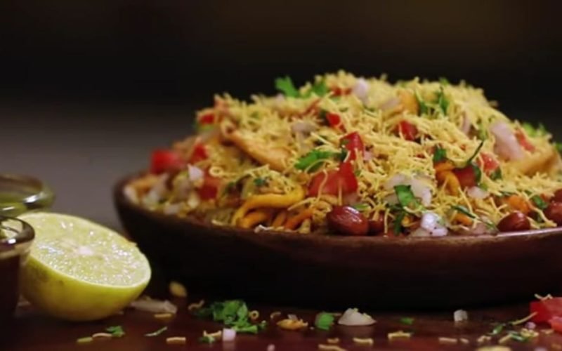 How to make Roadside Bhel Puri Recipe at home