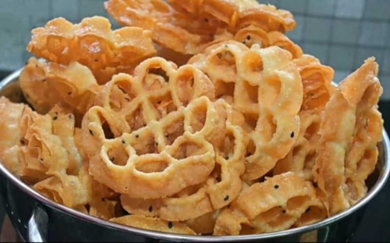 How to make achu murukku