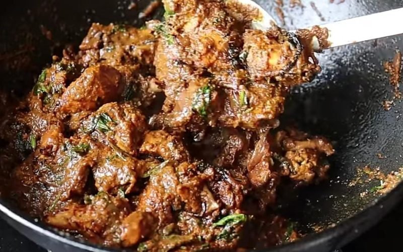 How to make chicken varuval