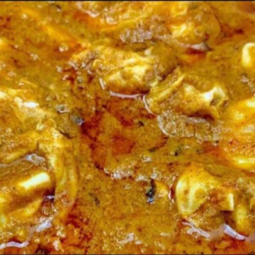 உடைத்து ஊற்றிய முட்டை குழம்பு
