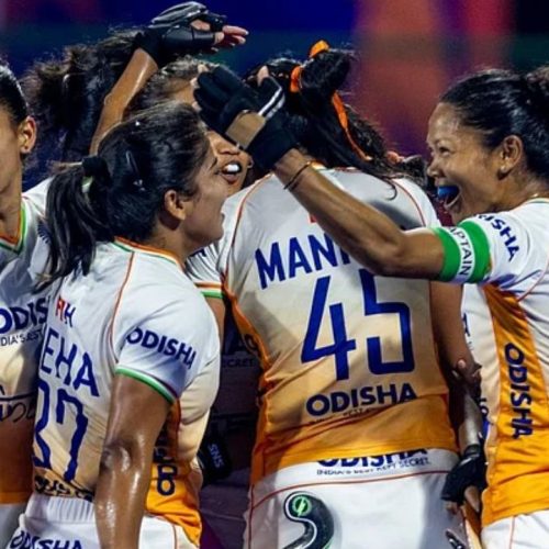 இந்திய மகளிர் ஹாக்கி அணி வீராங்கனைகள்.