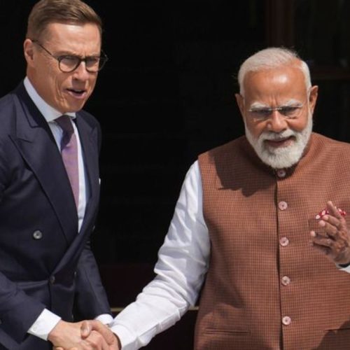 பிரதமர் நரேந்திர மோடியுடன் பின்லாந்து அதிபர் அலெக்சாண்டர் ஸ்டப் சந்தித்து பேசினார்.