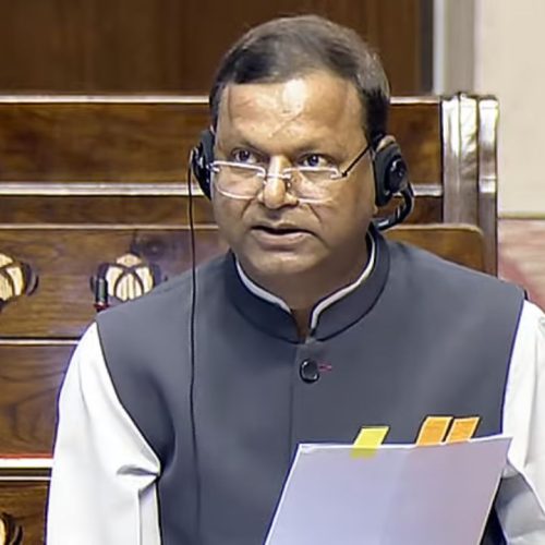 நிதி இணையமைச்சர் பங்கஜ் செளத்ரி
