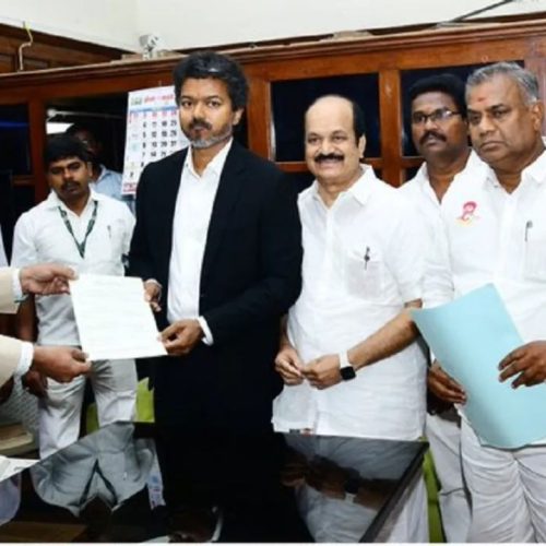 முதலமைச்சர் விஜய் உடன் ஜே.சி.டி. பிரபாகர் வேட்புமனு தாக்கல்

