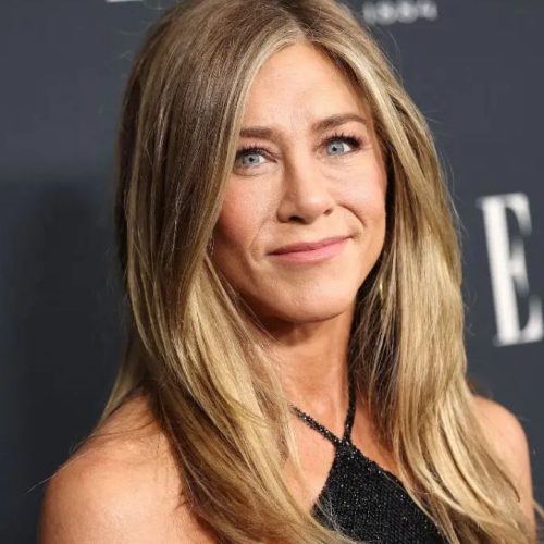 57 வயதில் நடிகை ஜெனிஃபர் அனிஸ்டன்
