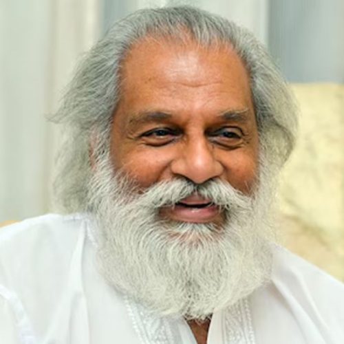  பாடகர் யேசுதாஸ்
