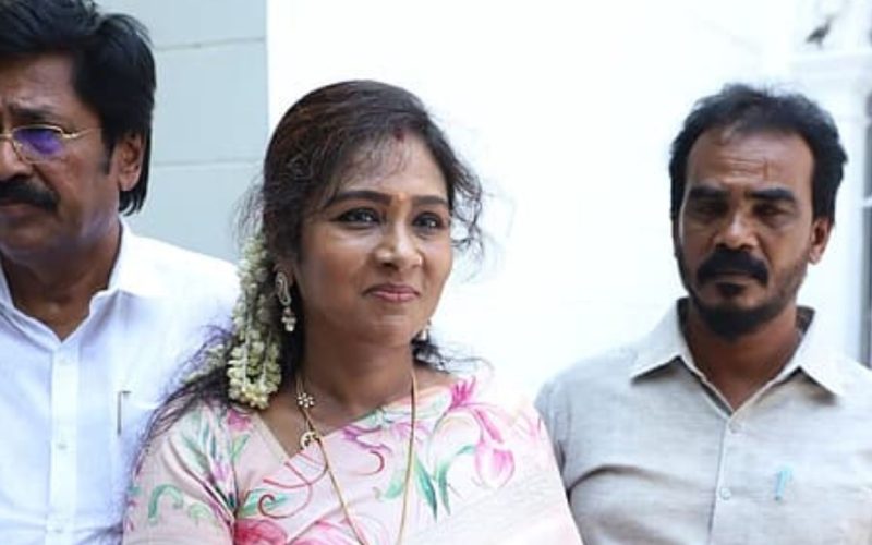 Kayalvizhi visits secretariat