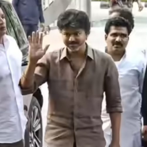 சி.பி.ஐ விசாரணைக்க ஆஜரான விஜய்
