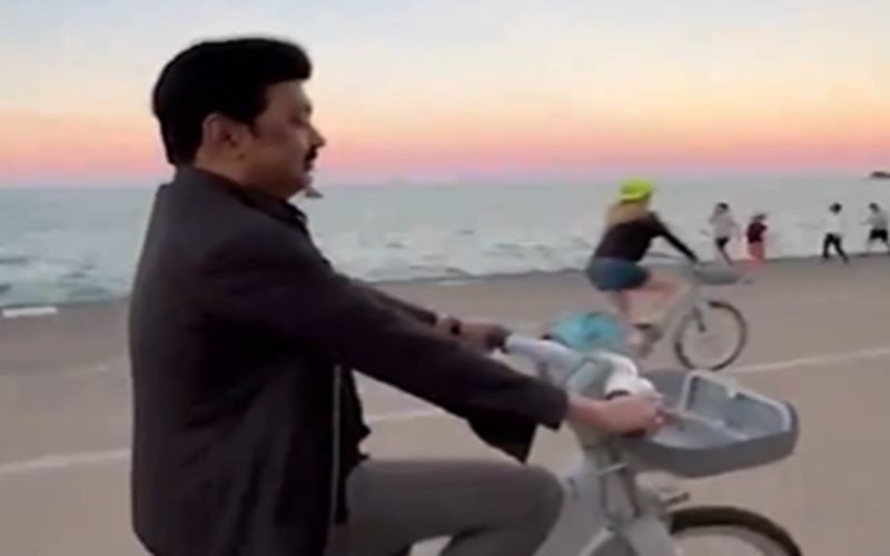 M K Stalin rode a bicycle on the American beach