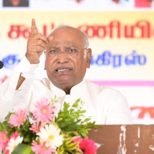 வேளச்சேரி காங்கிரஸ் பொதுக்கூட்டத்தில் மல்லிகார்ஜுன் கார்கே