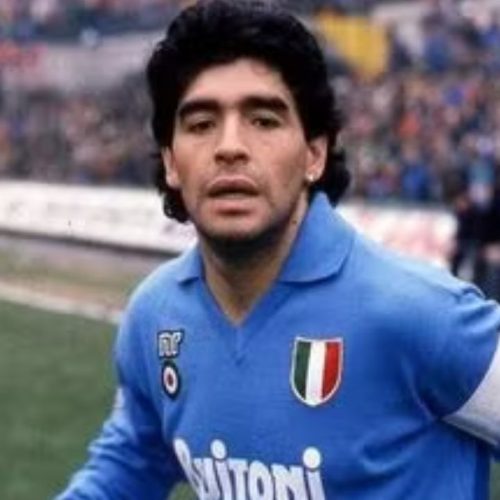 கால்பந்து ஜாம்பவான் மரடோனா
